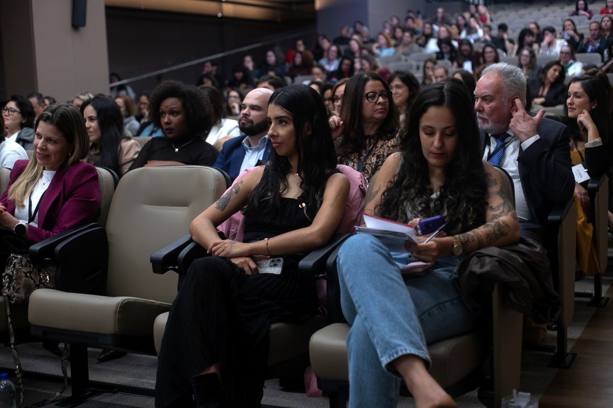 Plateia do evento de 7 anos do IMI no Auditório Febrafar